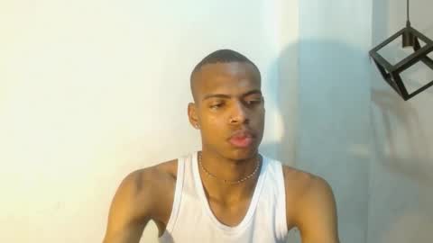 criss_zuri online show from October 4, 11:30 am