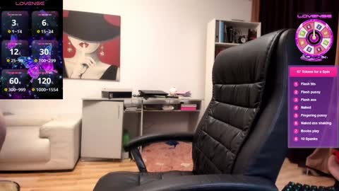 Snapshot of crissnight chatting on January 12, 5:11 pm Twitter Christinne p online show from January 12, 5:11 pm