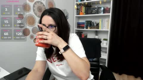 Snapshot of crissnight chatting on September 12, 7:52 am Twitter Christinne p online show from September 12, 7:52 am