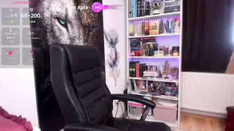 Snapshot of crissnight chatting on February 2, 9:08 am Twitter Christinne p online show from February 2, 9:08 am