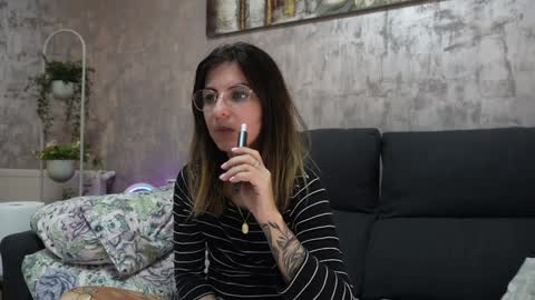 Snapshot of crissy_love chatting on December 11, 9:41 am crissy_love online show from December 11, 9:41 am