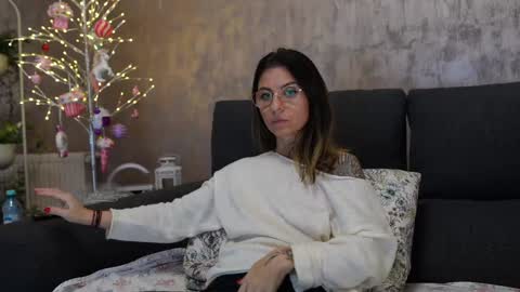 Snapshot of crissy_love chatting on January 19, 6:10 pm crissy_love online show from January 19, 6:10 pm