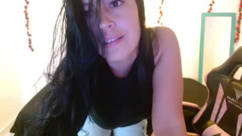 Snapshot of cristal541658 chatting on March 9, 1:15 pm cristal541658 online show from March 9, 1:15 pm