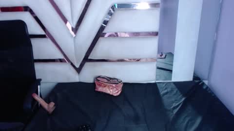 Cristal online show from September 17, 4:03 am