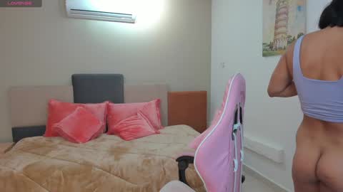 Snapshot of cristal_crossfit chatting on January 27, 9:13 am Cristal online show from January 27, 9:13 am