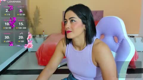 Snapshot of cristal_crossfit chatting on October 25, 10:23 am Cristal online show from October 25, 10:23 am