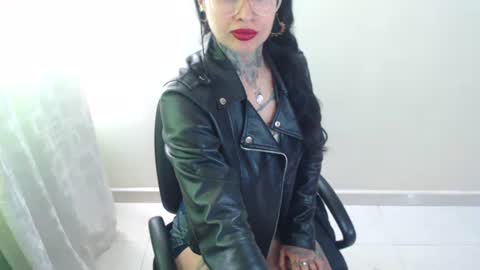 HI online show from December 2, 4:31 pm