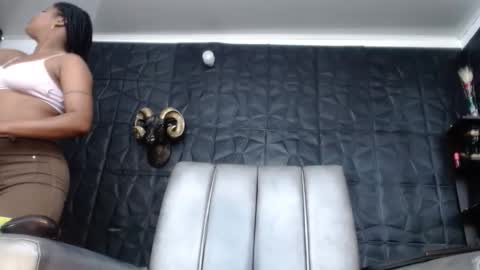 Snapshot of cristal_smith06 chatting on February 9, 6:39 am Hanna online show from February 9, 6:39 am