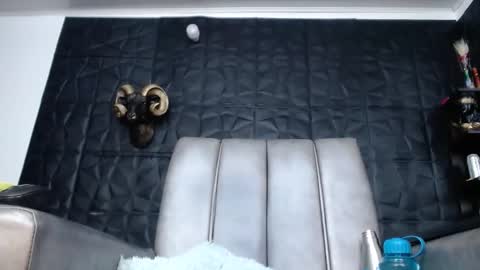 Snapshot of cristal_smith06 chatting on February 28, 12:33 am Hanna online show from February 28, 12:33 am