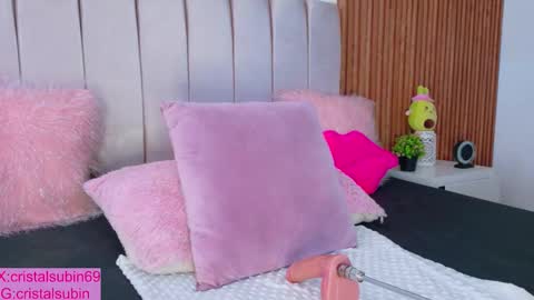 Snapshot of cristal_subin69 chatting on November 13, 12:15 pm STEFANYIG cristalsubin online show from November 13, 12:15 pm