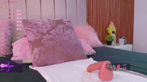 Snapshot of cristal_subin69 chatting on November 18, 12:20 pm STEFANYIG cristalsubin online show from November 18, 12:20 pm