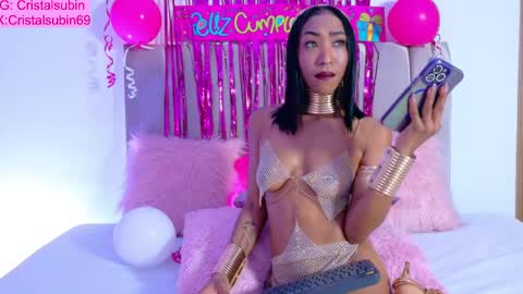 Snapshot of cristal_subin69 chatting on April 24, 5:26 pm STEFANYIG cristalsubin online show from April 24, 5:26 pm