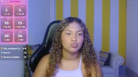 Snapshot of cristal_war chatting on January 3, 11:44 pm Cristal online show from January 3, 11:44 pm