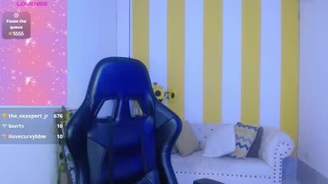 Snapshot of cristal_war chatting on January 4, 2:46 am Cristal online show from January 4, 2:46 am