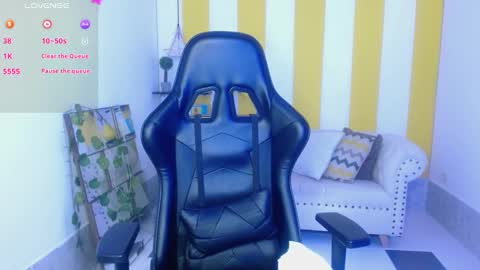 Snapshot of cristal_war chatting on January 9, 11:45 pm Cristal online show from January 9, 11:45 pm