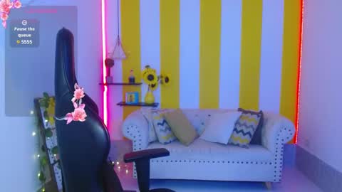 Snapshot of cristal_war chatting on January 14, 11:48 pm Cristal online show from January 14, 11:48 pm