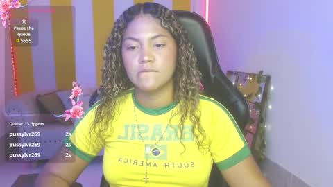 Snapshot of cristal_war chatting on January 21, 11:13 pm Cristal online show from January 21, 11:13 pm