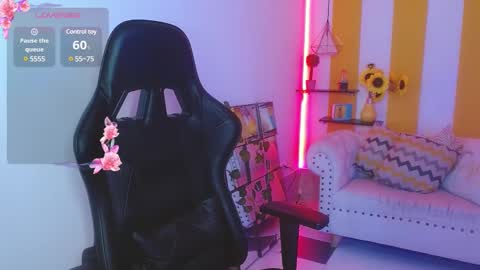 Snapshot of cristal_war chatting on January 24, 3:11 am Cristal online show from January 24, 3:11 am