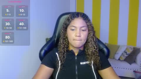 Snapshot of cristal_war chatting on February 2, 11:21 pm Cristal online show from February 2, 11:21 pm