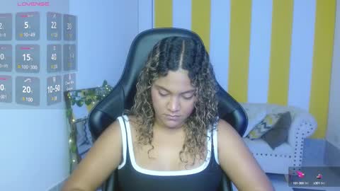 Snapshot of cristal_war chatting on February 10, 11:23 pm Cristal online show from February 10, 11:23 pm