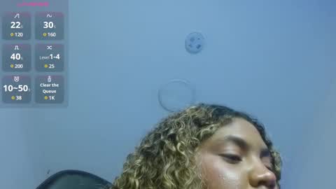 Snapshot of cristal_war chatting on February 11, 2:35 am Cristal online show from February 11, 2:35 am