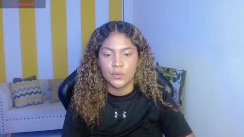 Snapshot of cristal_war chatting on February 11, 11:33 pm Cristal online show from February 11, 11:33 pm