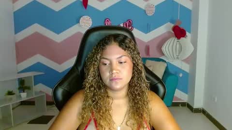 Snapshot of cristal_war chatting on February 14, 7:12 pm Cristal online show from February 14, 7:12 pm