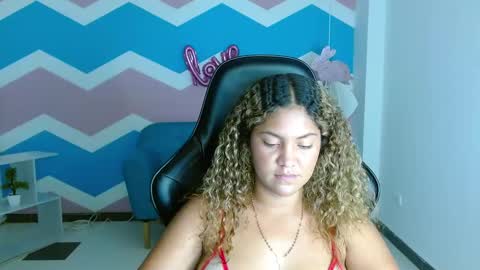 Snapshot of cristal_war chatting on February 15, 2:47 am Cristal online show from February 15, 2:47 am