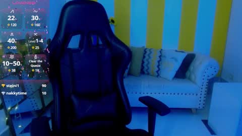 Snapshot of cristal_war chatting on February 21, 2:28 am Cristal online show from February 21, 2:28 am