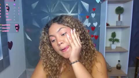 Snapshot of cristal_war chatting on February 23, 1:46 am Cristal online show from February 23, 1:46 am