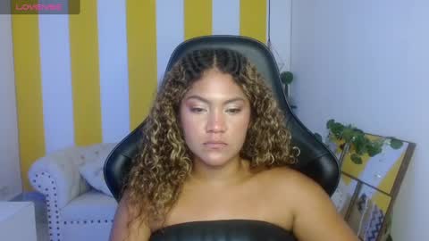 Snapshot of cristal_war chatting on February 25, 12:36 am Cristal online show from February 25, 12:36 am