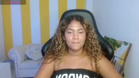 Snapshot of cristal_war chatting on February 25, 3:42 am Cristal online show from February 25, 3:42 am