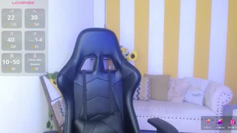 Snapshot of cristal_war chatting on February 27, 11:26 pm Cristal online show from February 27, 11:26 pm