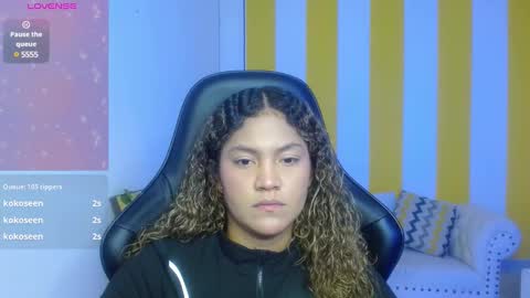 Snapshot of cristal_war chatting on March 5, 11:27 pm Cristal online show from March 5, 11:27 pm