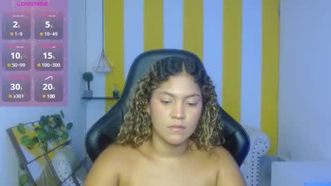 Snapshot of cristal_war chatting on March 7, 11:49 pm Cristal online show from March 7, 11:49 pm