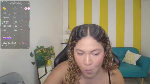 Snapshot of cristal_war chatting on October 14, 11:16 pm Cristal online show from October 14, 11:16 pm