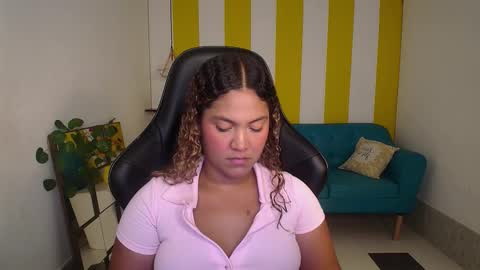 Snapshot of cristal_war chatting on October 19, 11:05 pm Cristal online show from October 19, 11:05 pm