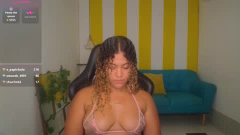 Snapshot of cristal_war chatting on November 15, 11:43 pm Cristal online show from November 15, 11:43 pm