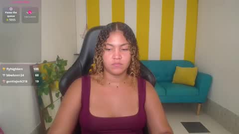 Snapshot of cristal_war chatting on November 17, 11:10 pm Cristal online show from November 17, 11:10 pm