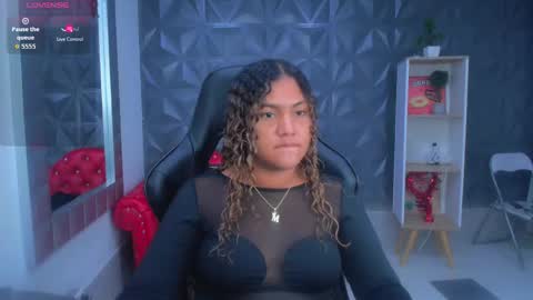 Snapshot of cristal_war chatting on November 25, 11:27 pm Cristal online show from November 25, 11:27 pm