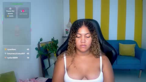 Snapshot of cristal_war chatting on December 4, 11:57 pm Cristal online show from December 4, 11:57 pm