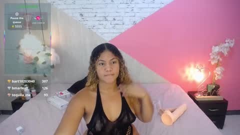 Snapshot of cristal_war chatting on December 14, 1:11 am Cristal online show from December 14, 1:11 am