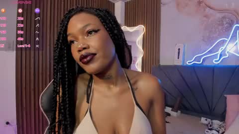 Snapshot of cristalbroke_tay chatting on May 29, 7:56 pm Crystalbroke online show from May 29, 7:56 pm