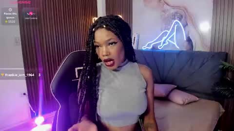Snapshot of cristalbroke_tay chatting on June 12, 7:24 pm Crystalbroke online show from June 12, 7:24 pm