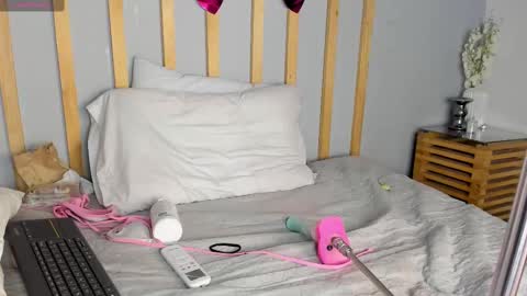 Cristal Cute  online show from February 23, 5:29 pm