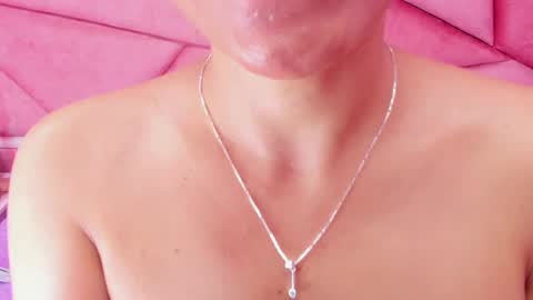 Snapshot of cristalhorny_69 chatting on January 4, 9:43 am Cristal online show from January 4, 9:43 am