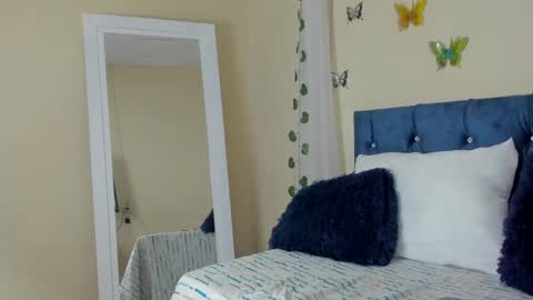 cristal walker online show from February 23, 1:42 pm