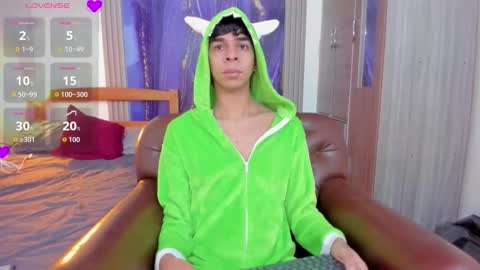 Snapshot of cristhian_slytherin chatting on November 26, 10:38 am cristhian online show from November 26, 10:38 am