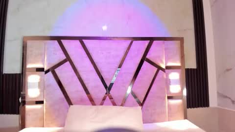 cristin  online show from January 18, 6:23 pm