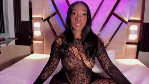 Snapshot of cristhinbrown chatting on April 29, 7:09 pm cristin online show from April 29, 7:09 pm